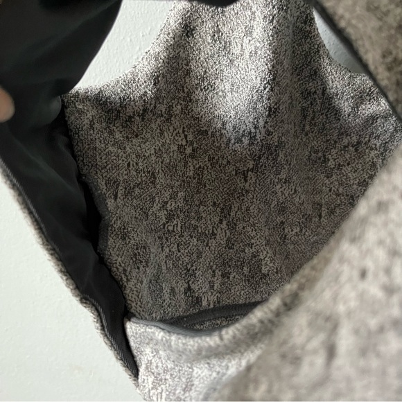 Gymshark Sports Bra - Picture 5 of 6